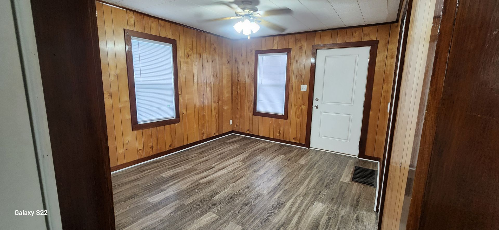 318 E 15th St N – photo 4