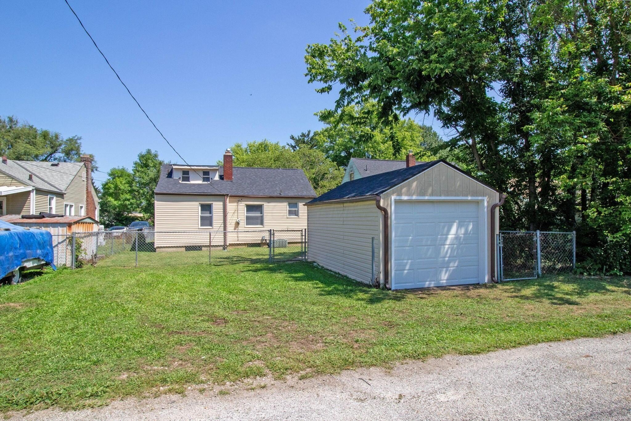 1059 Lawrence Dr – photo 5