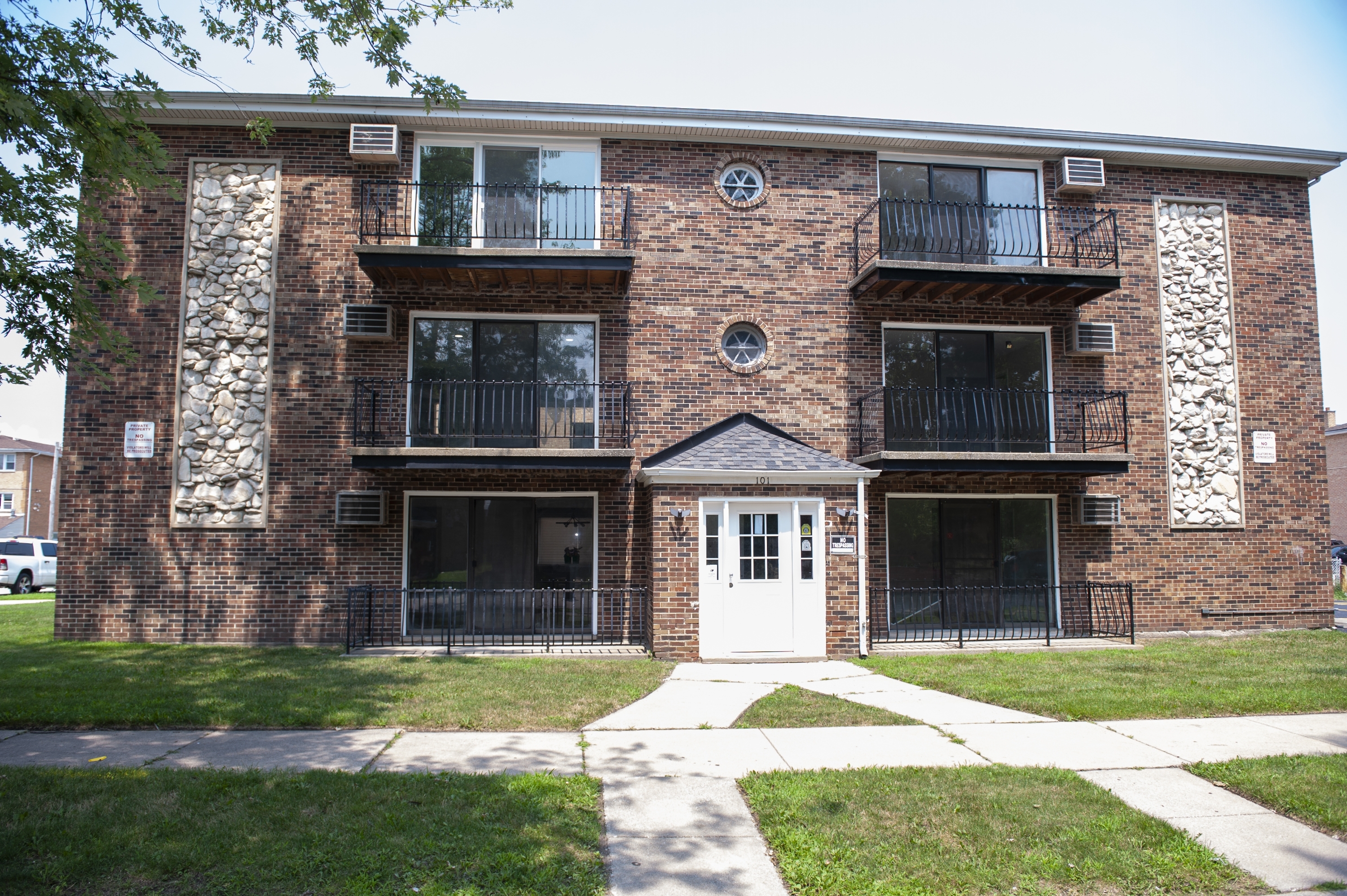 101 Oglesby Ave unit 1W – photo 1