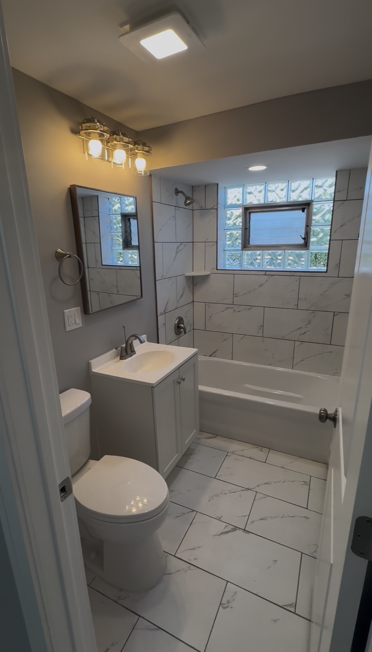 14015 S Stewart Ave unit 1E – photo 5
