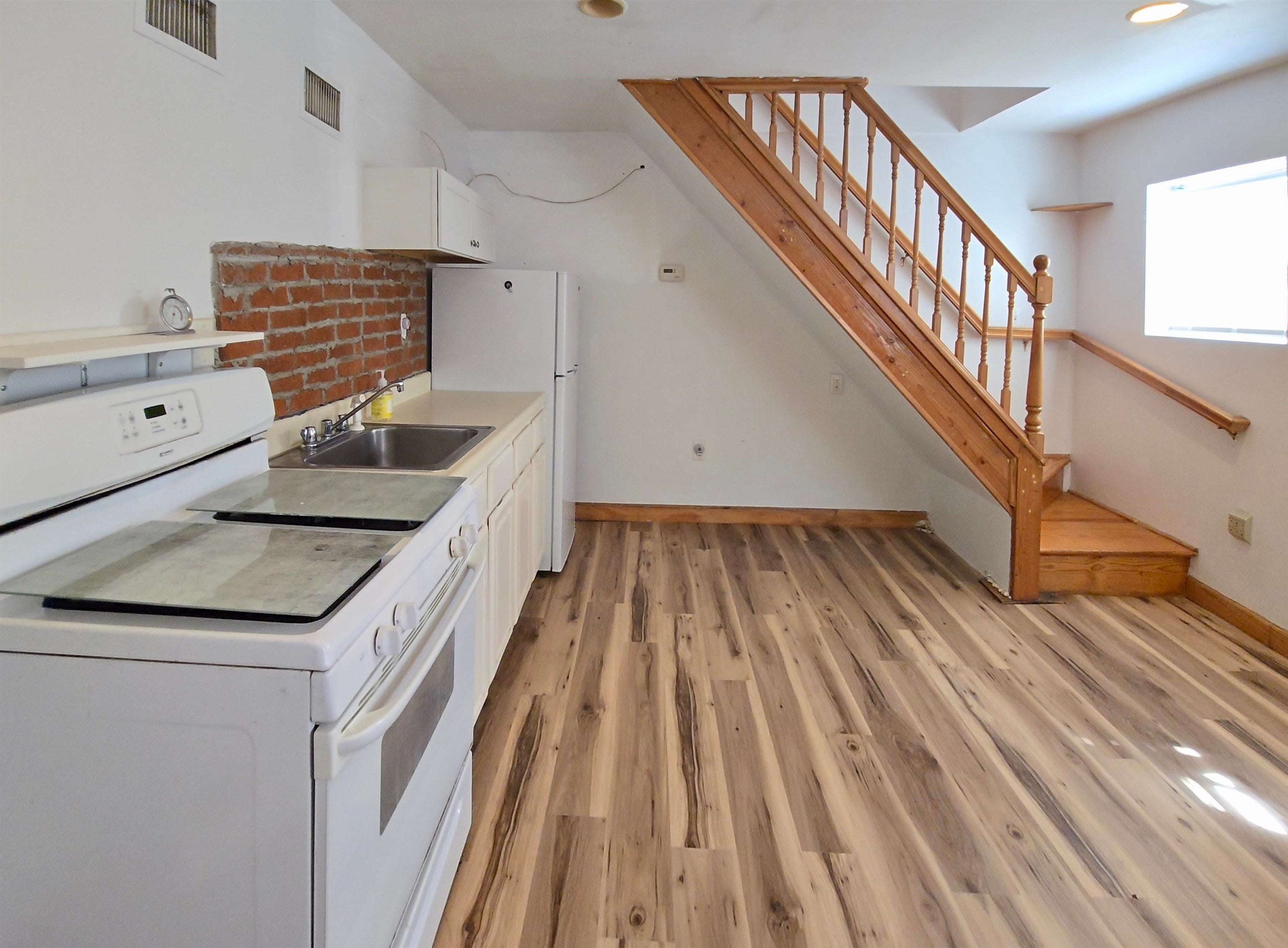 11 Wright Ave – photo 5