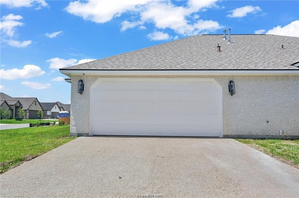 2900 Bombay Ct – photo 2