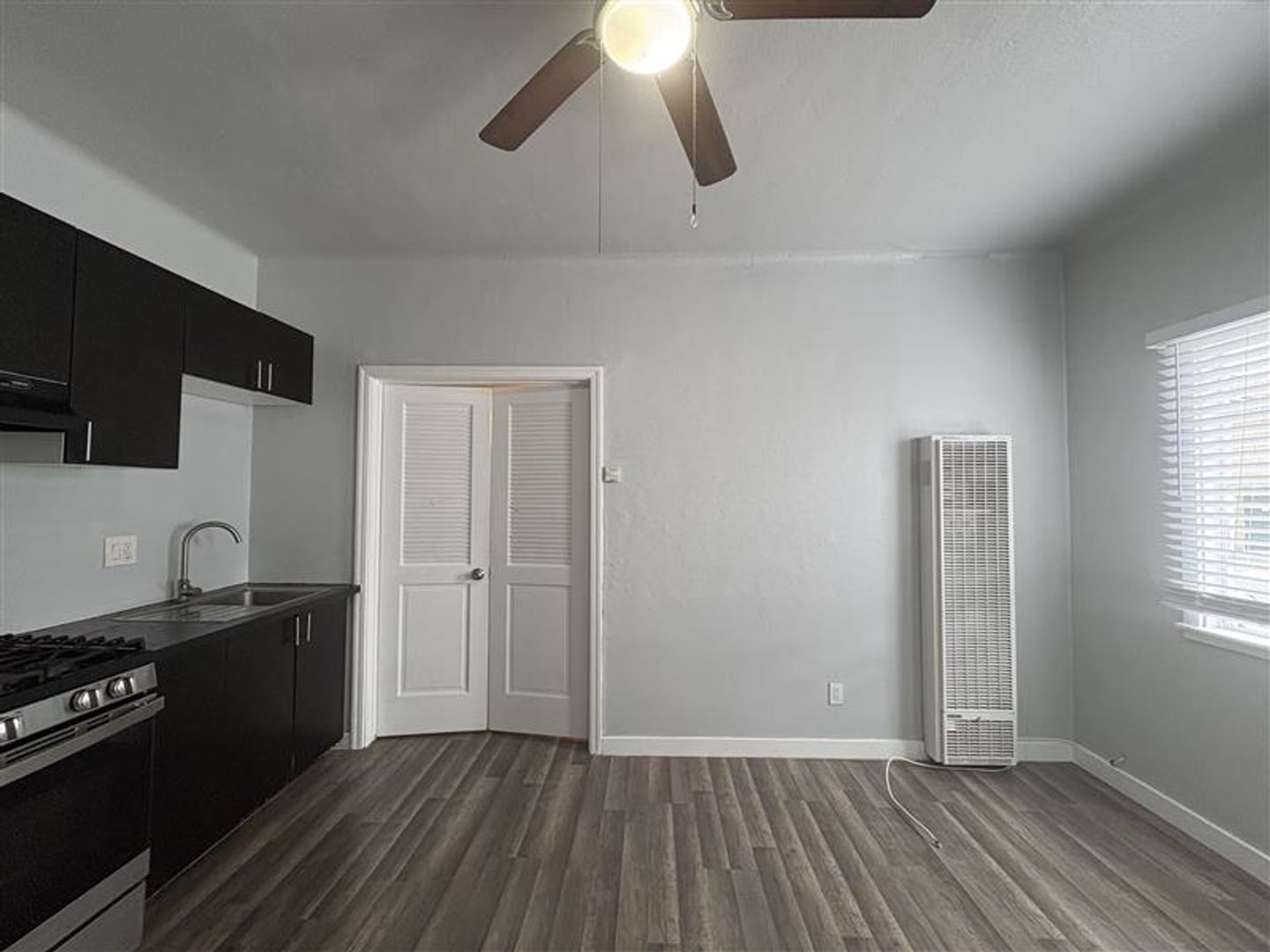 1000 Redondo Ave unit Unit 7 – photo 3