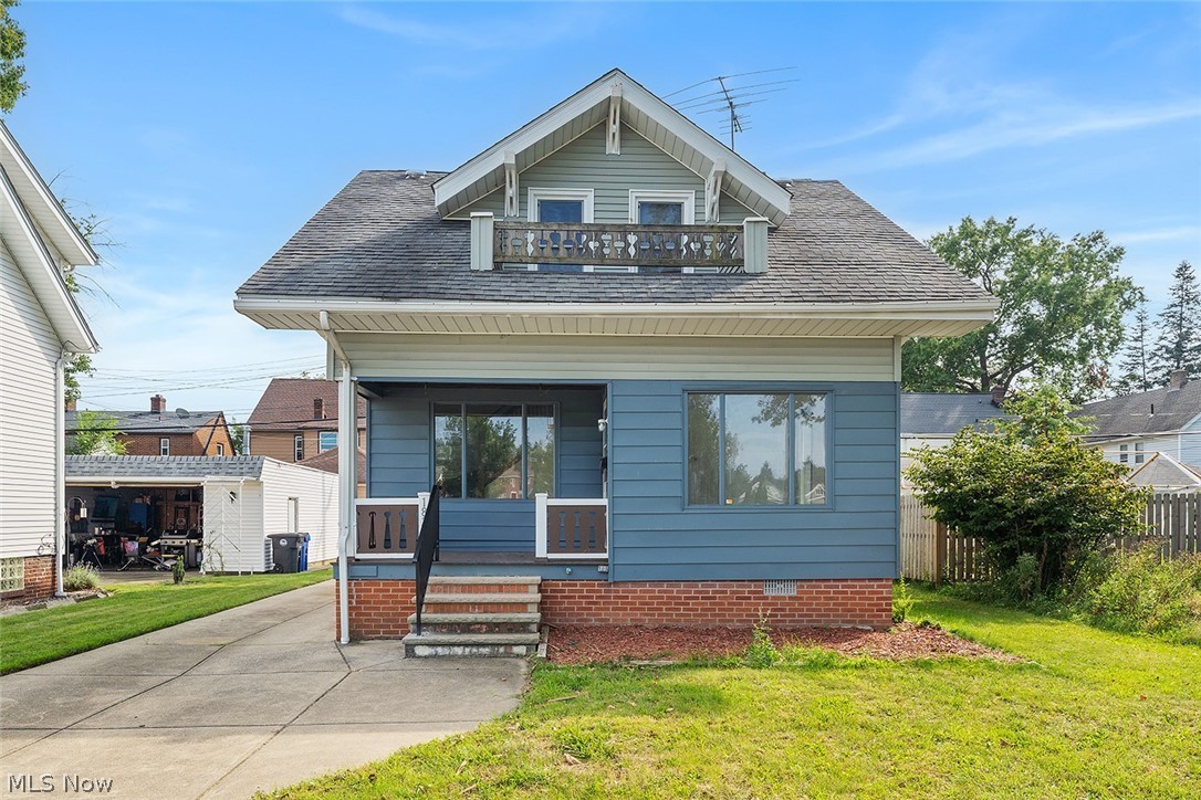 18206 Harland Ave – photo 1