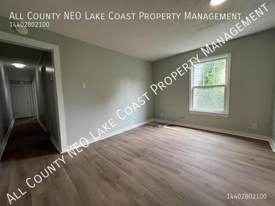 1127 W Erie Ave – photo 2