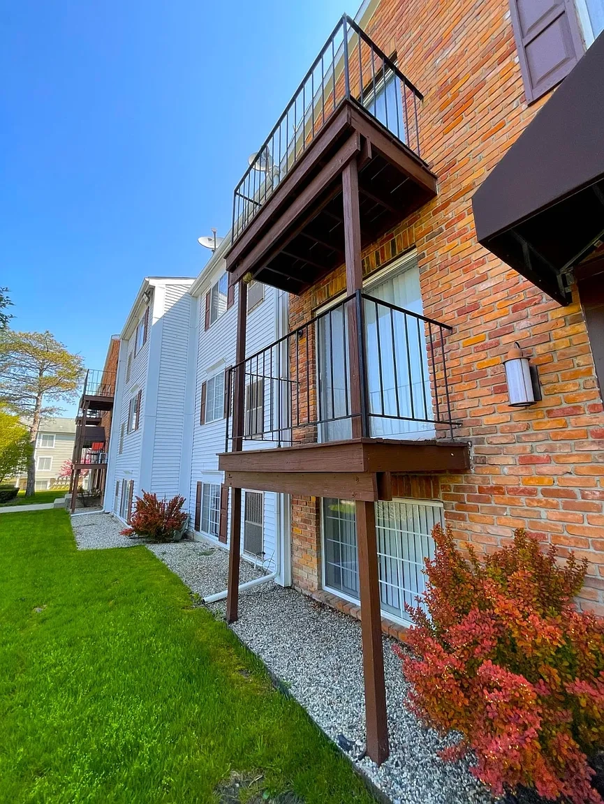 Walnut Creek Apartments – photo 2