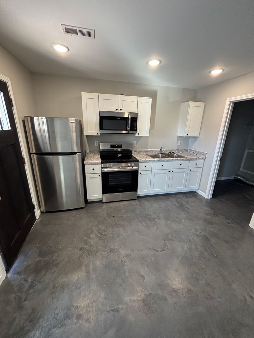 1300 W Mar-Elm St unit 501 Redwood Dr. – photo 3