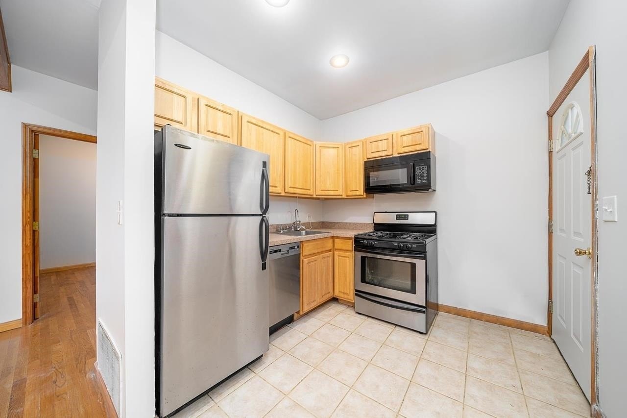 100 Central Ave #3 – photo 2