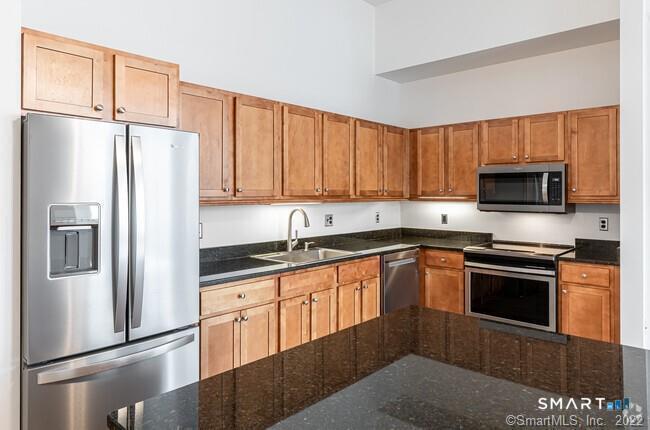 15 Dinah Rd unit 303 – photo 1