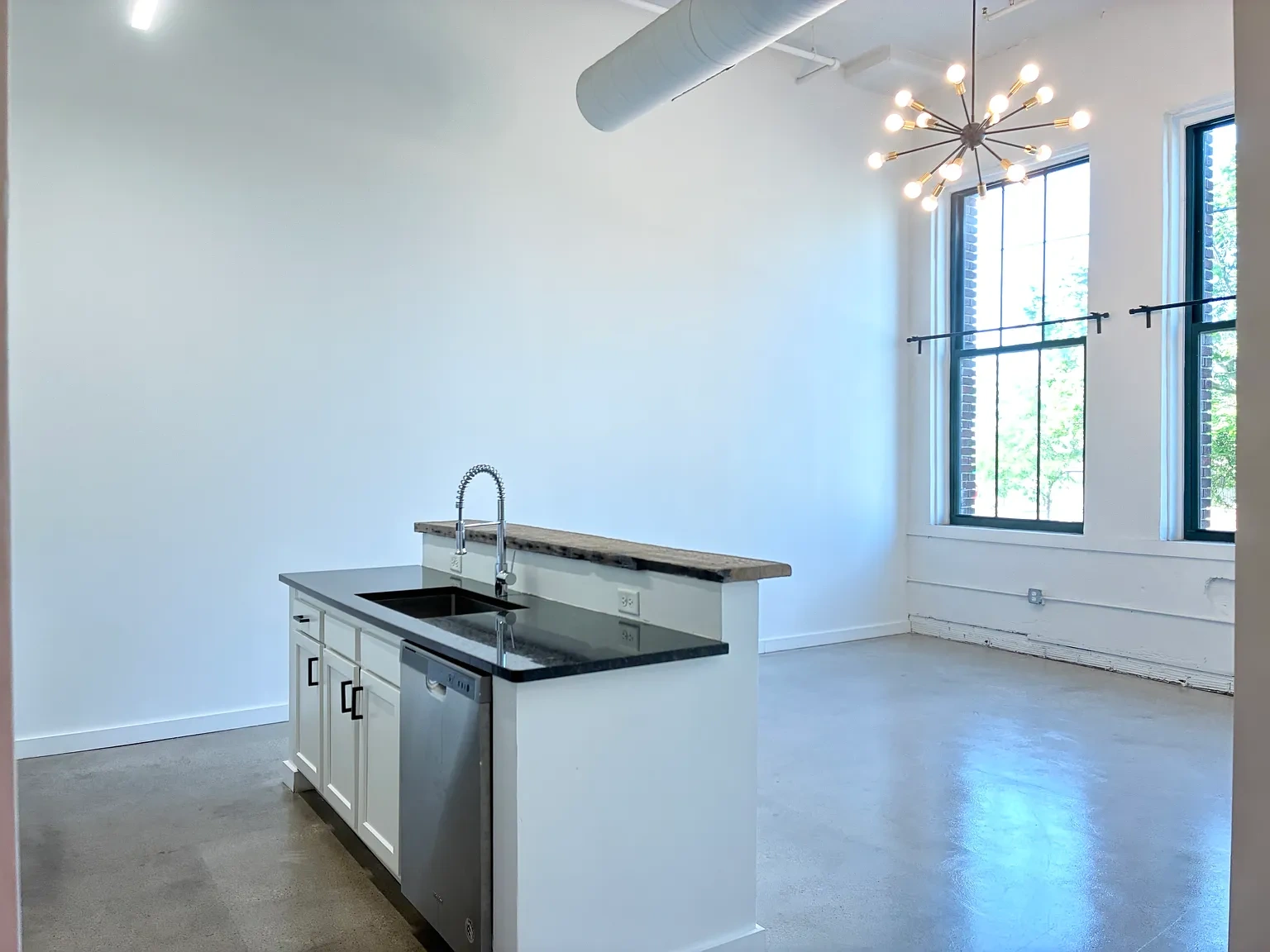Lofts at the WB – photo 2
