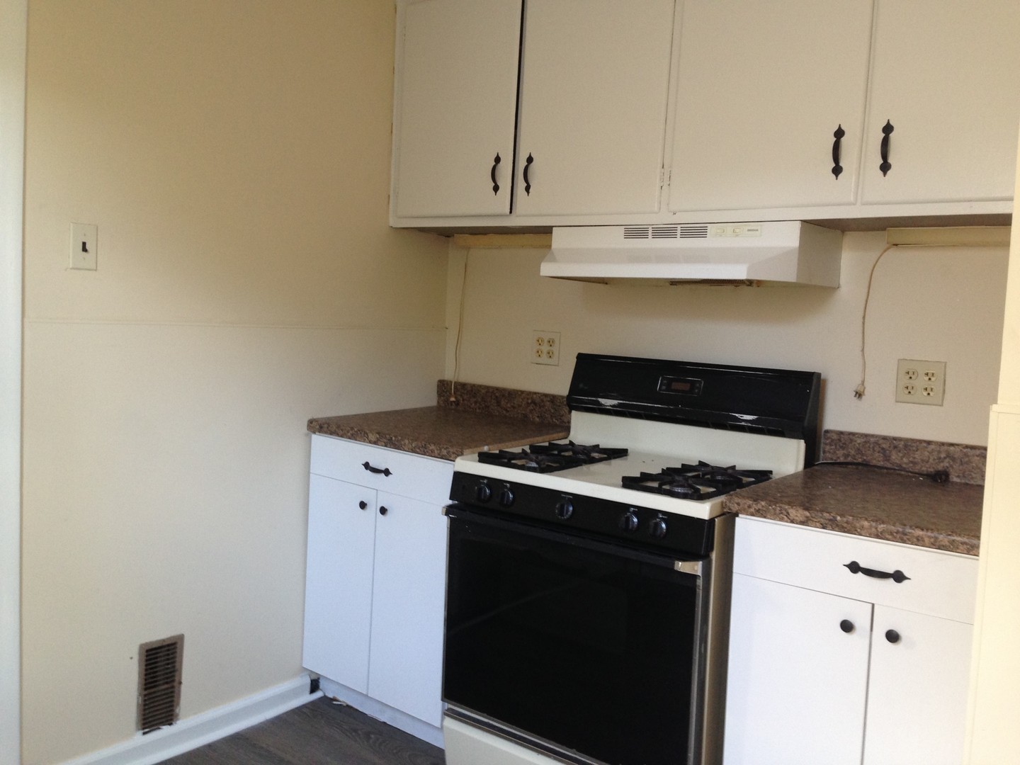 755 Beatty St – photo 3