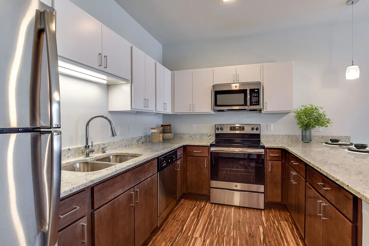 700 East Apartments – photo 4