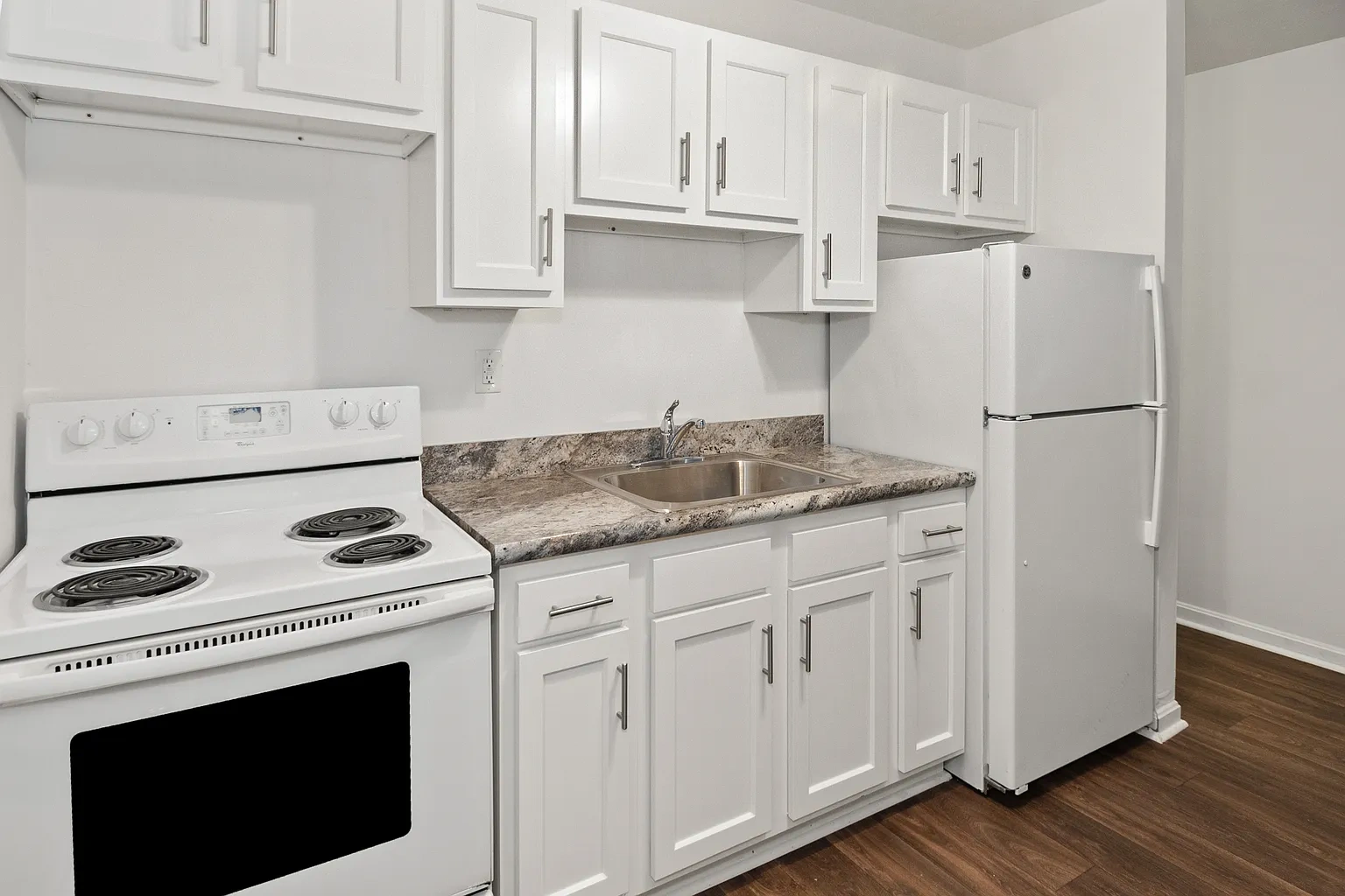 Oldham Square Apartments – photo 3