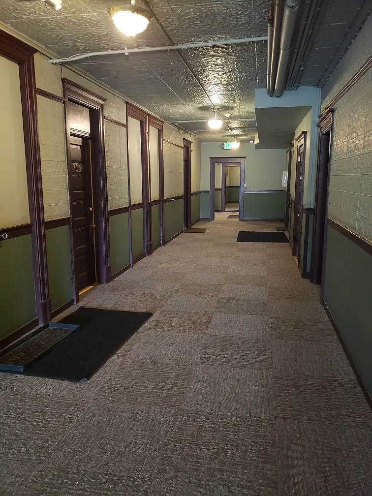 Metro Apartments – photo 4