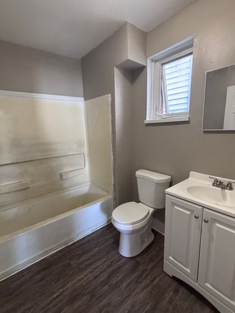 236 Ontario St – photo 5