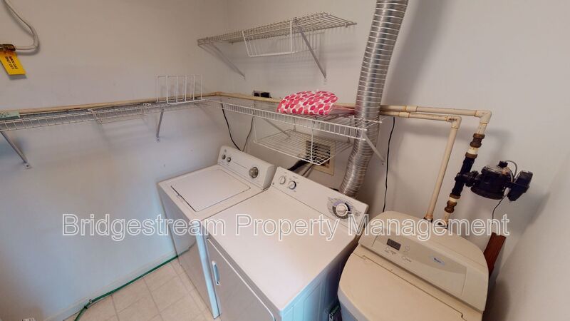 3049 Westminster Dr unit 102 – photo 4