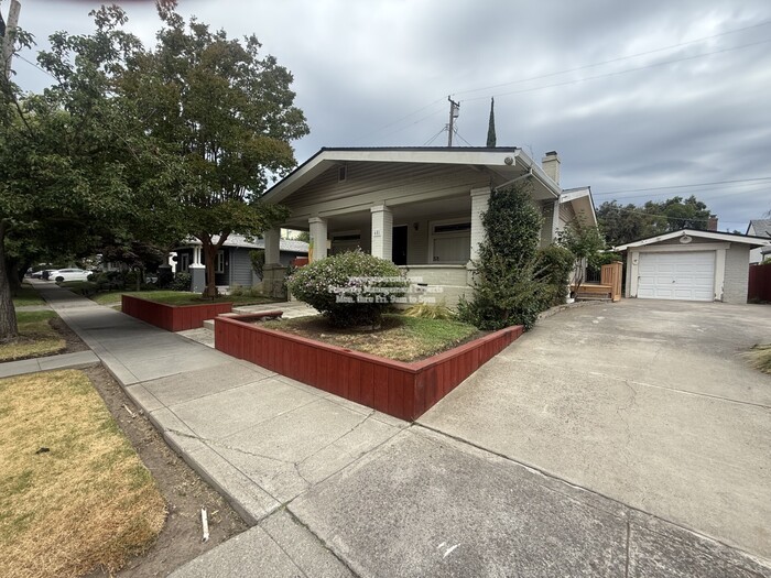 651 Bedford Rd – photo 2