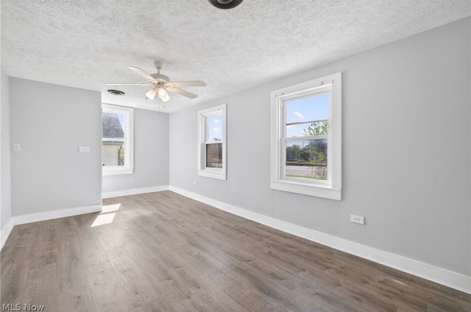 2763 W 32nd St unit Unit UP – photo 4