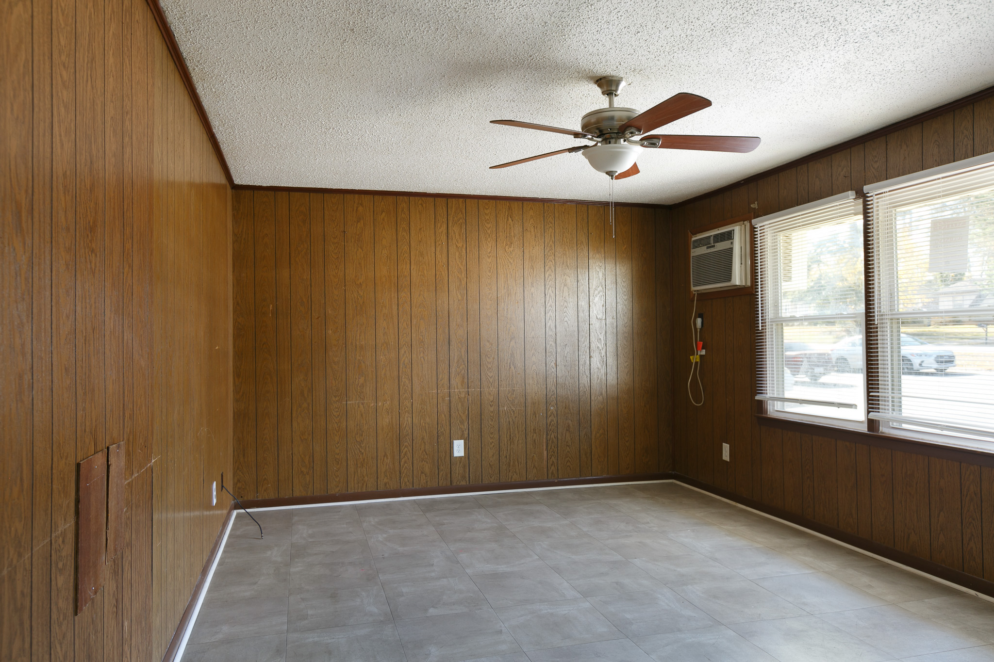 1045 Rulnick St – photo 3