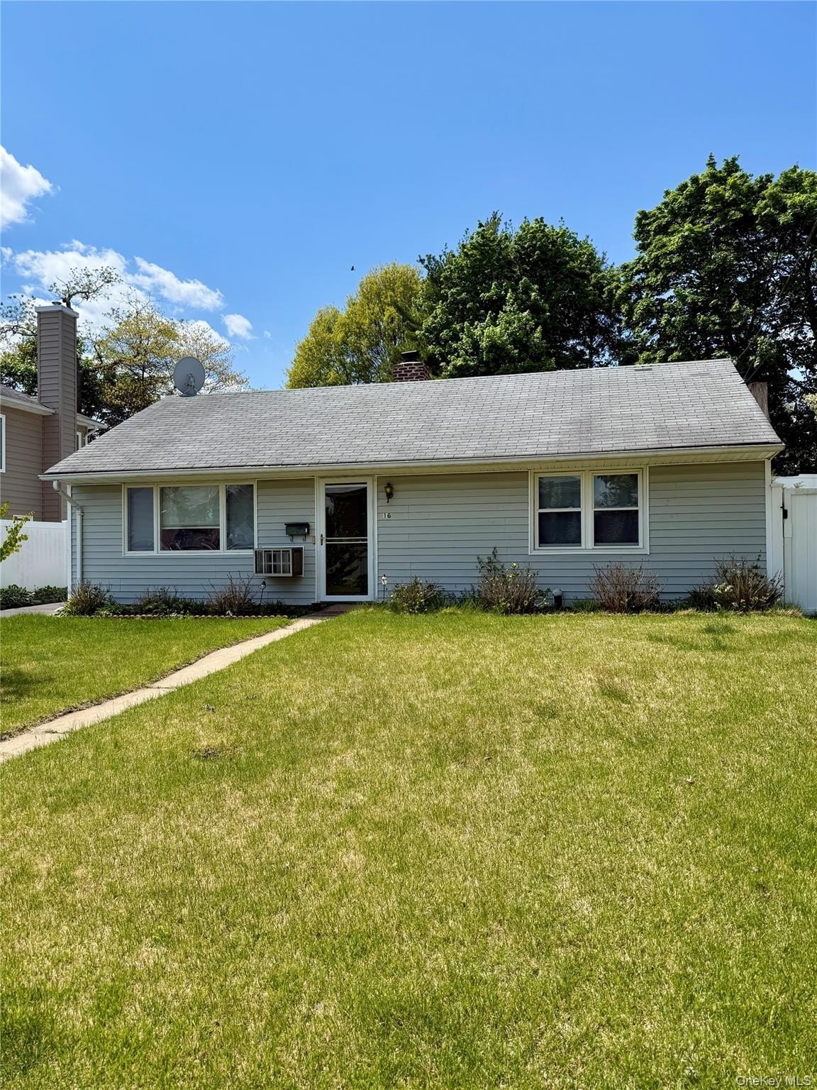 16 W Greenway Cir – photo 1
