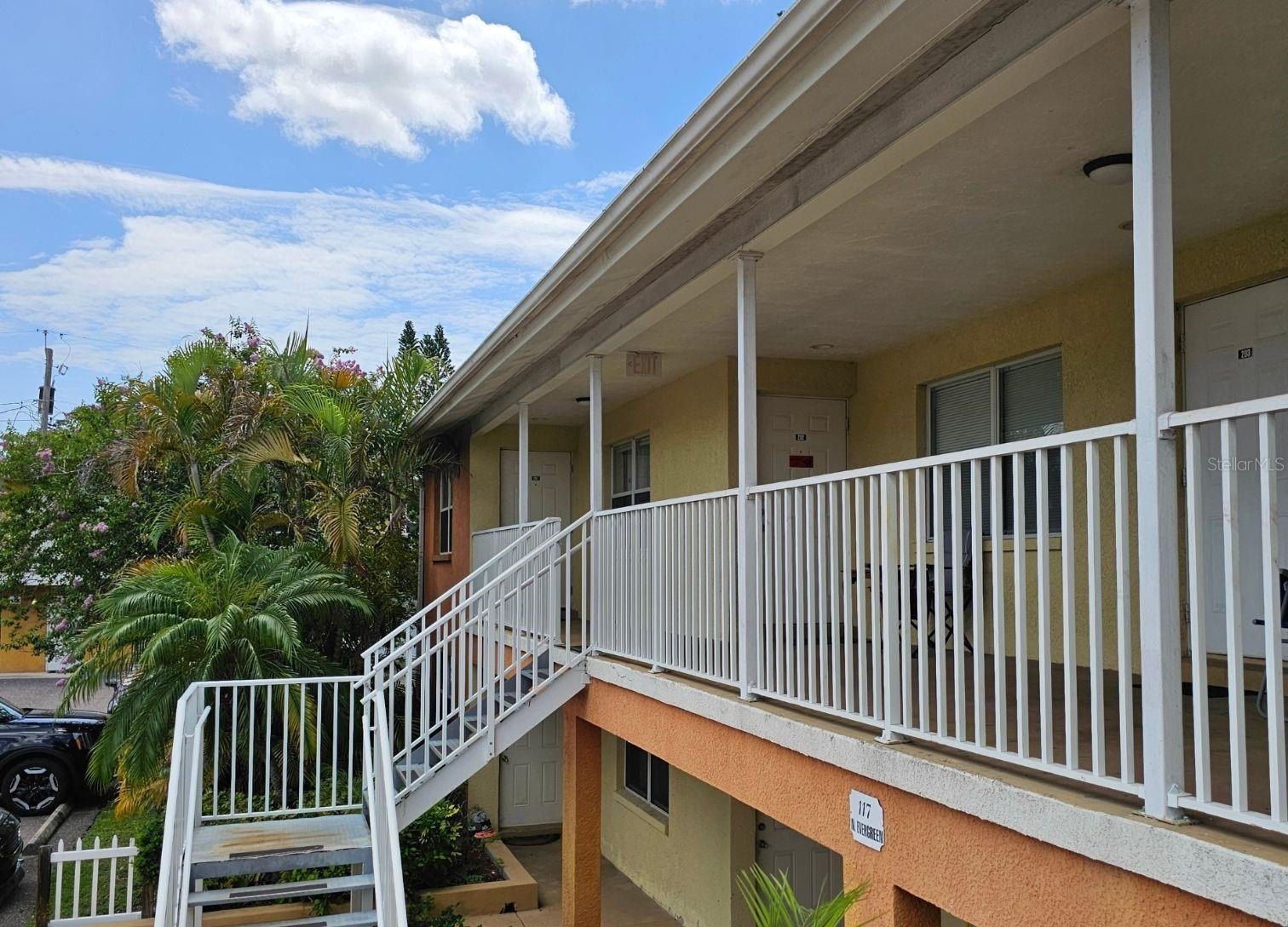 117 N Evergreen Ave #201 – photo 2