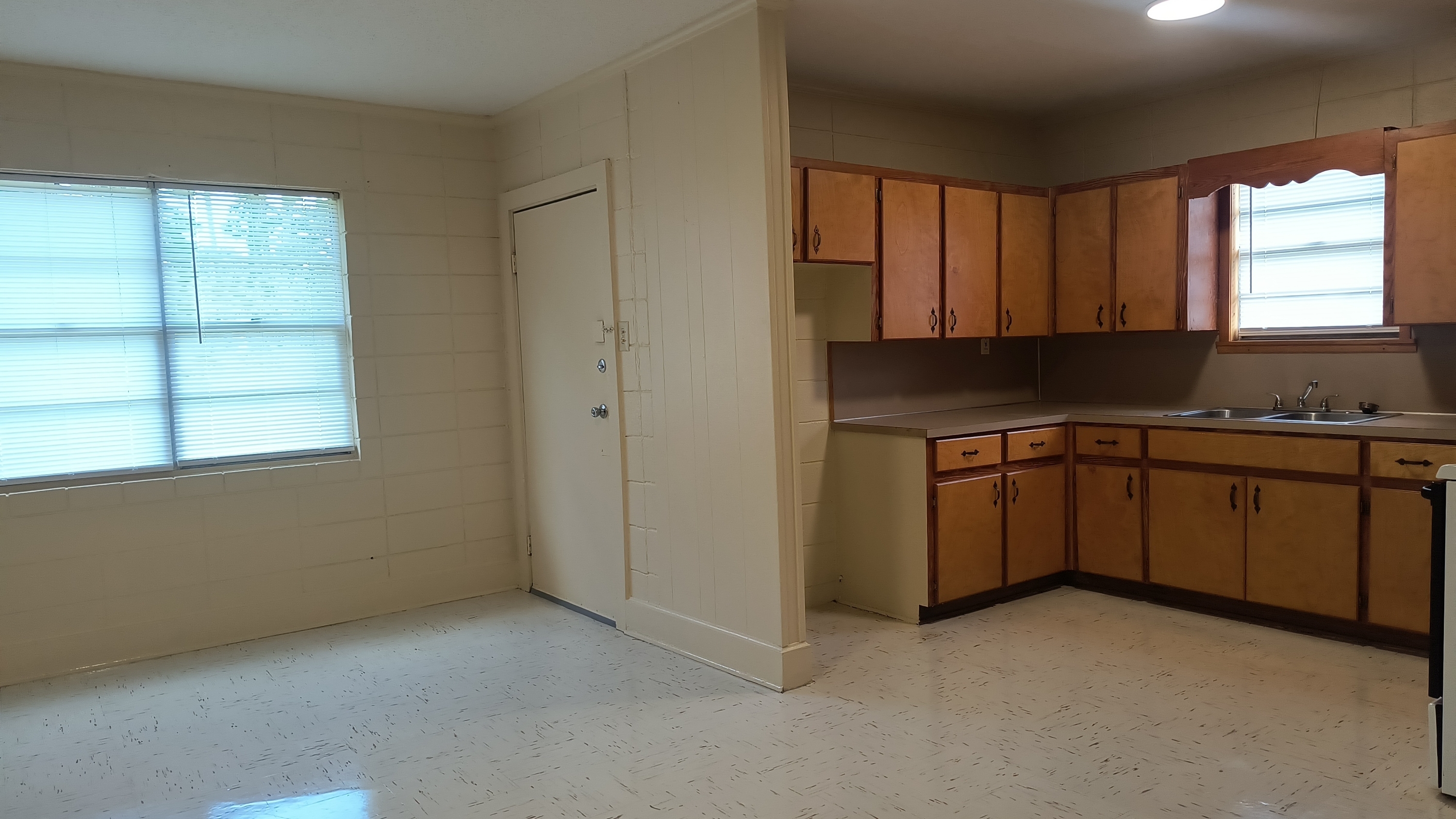 3008 S Holly St – photo 2