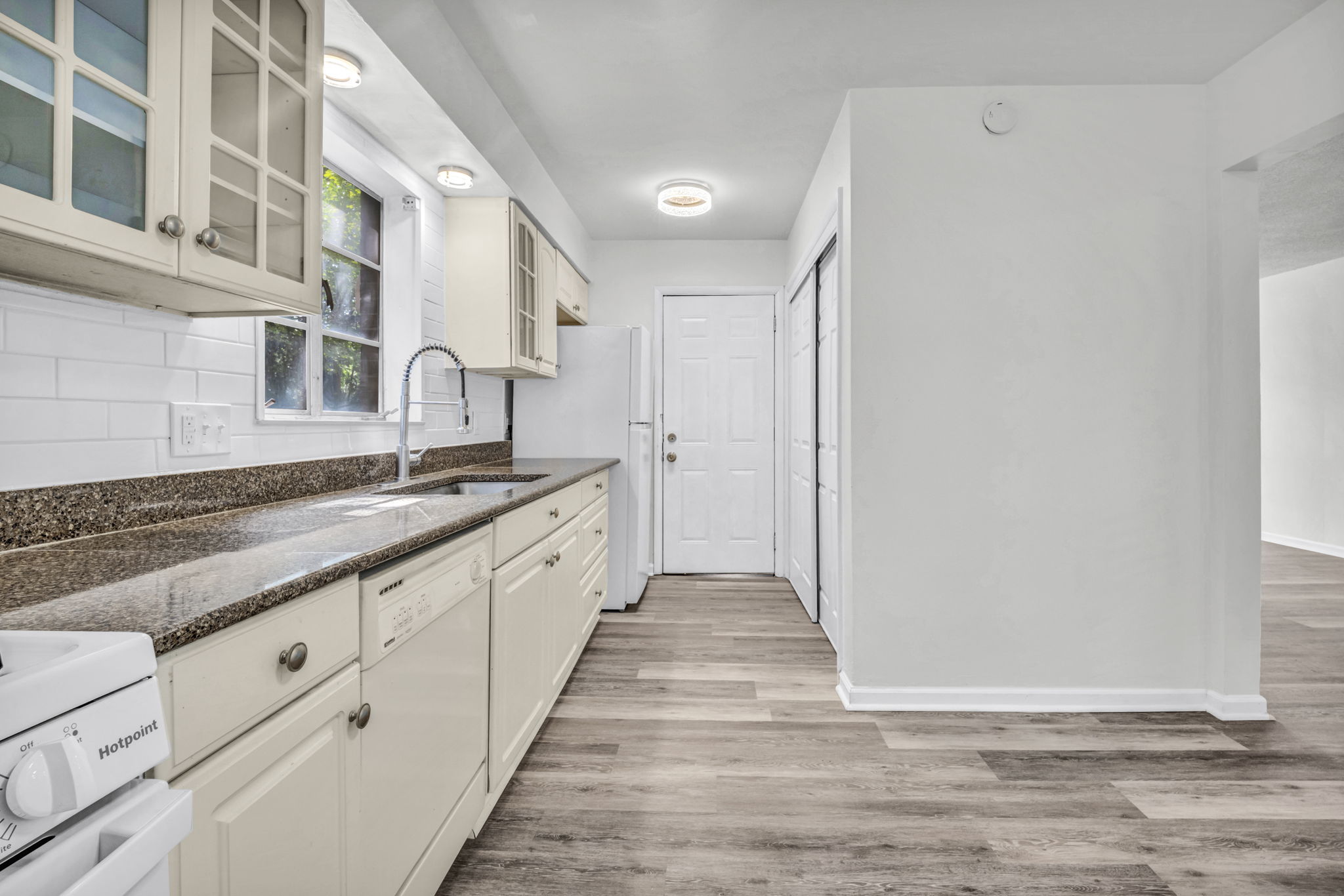 1787 Tanglewood Dr – photo 4
