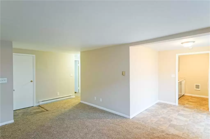 5375 Dunmore Dr – photo 4