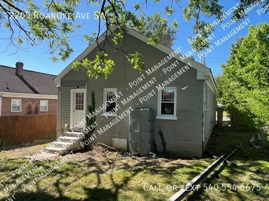 2205 Roanoke Ave SW – photo 2