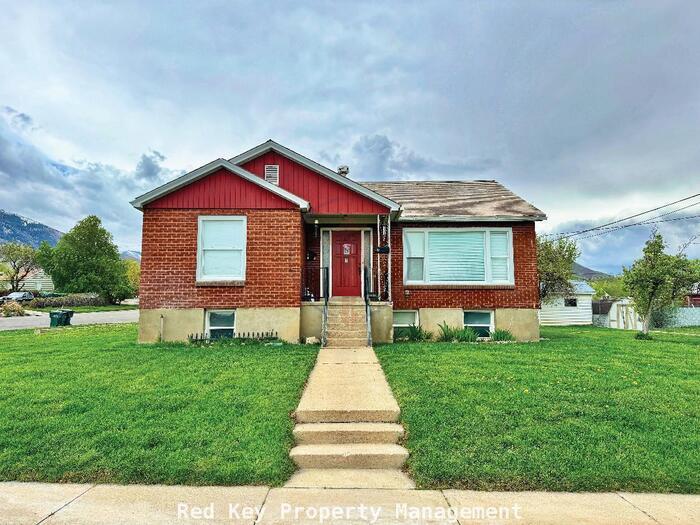 492 E Utah Ave unit 2 – photo 1