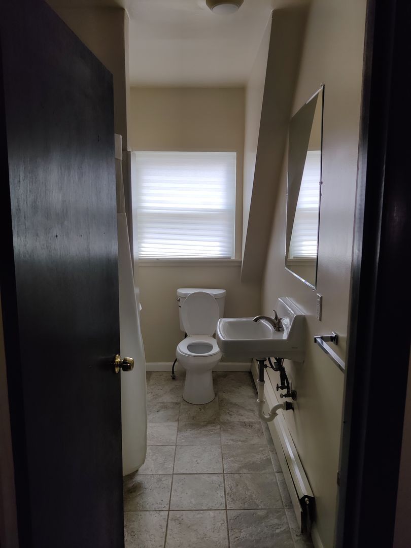 125 Roup Ave unit Apt. 3 – photo 4