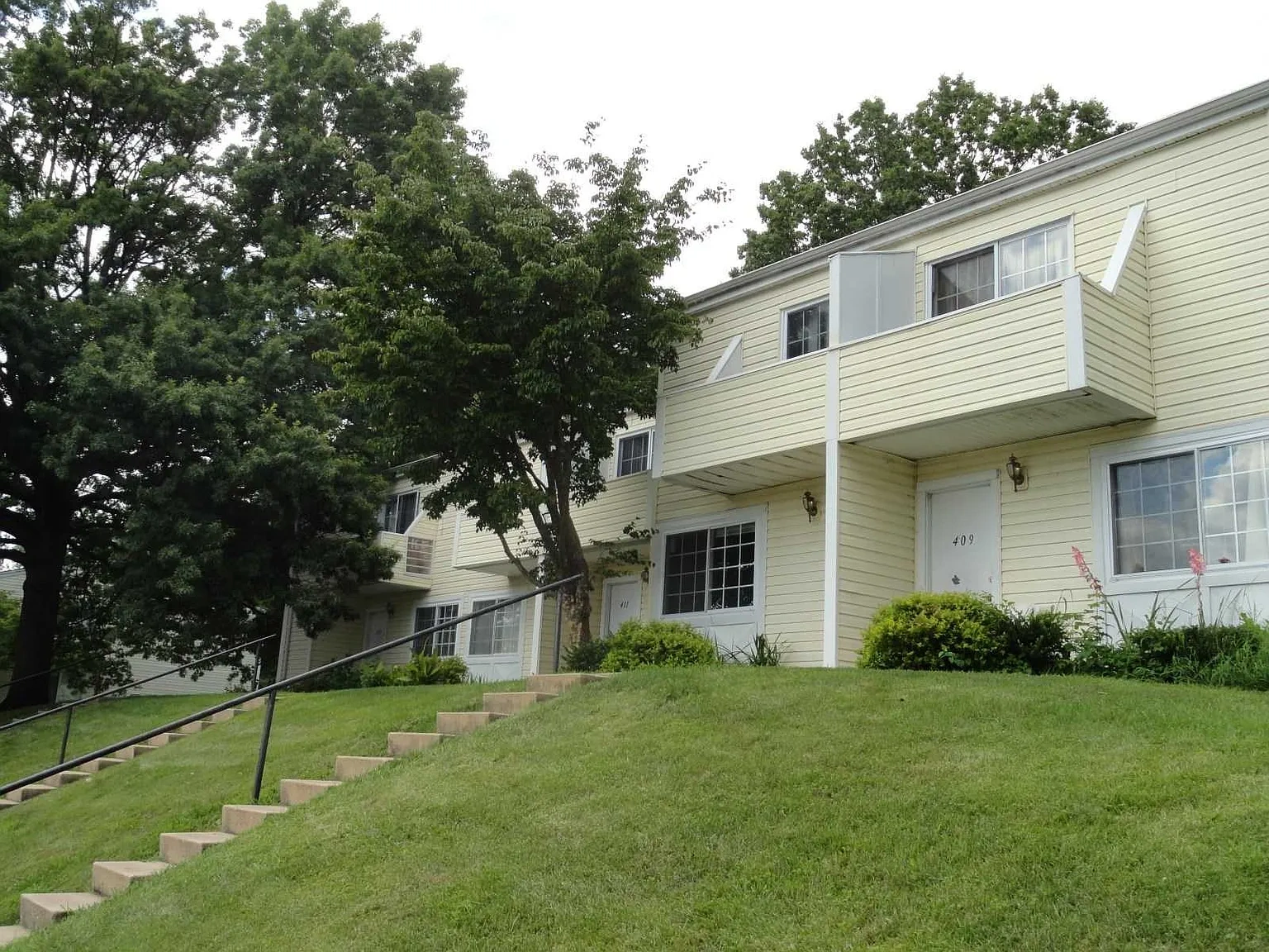 Central Park Townhomes – photo 2