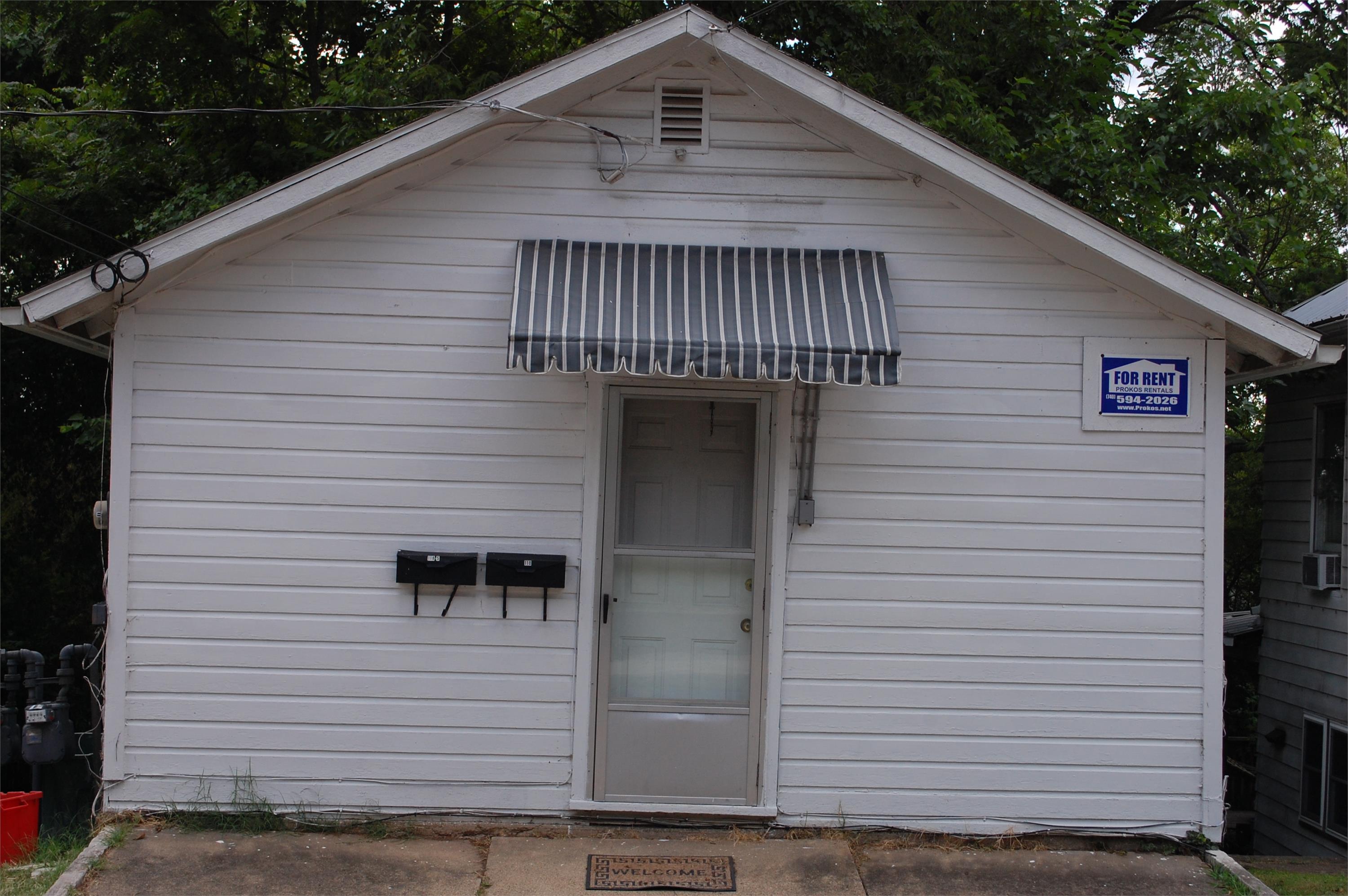 118 Franklin Ave unit A – photo 2