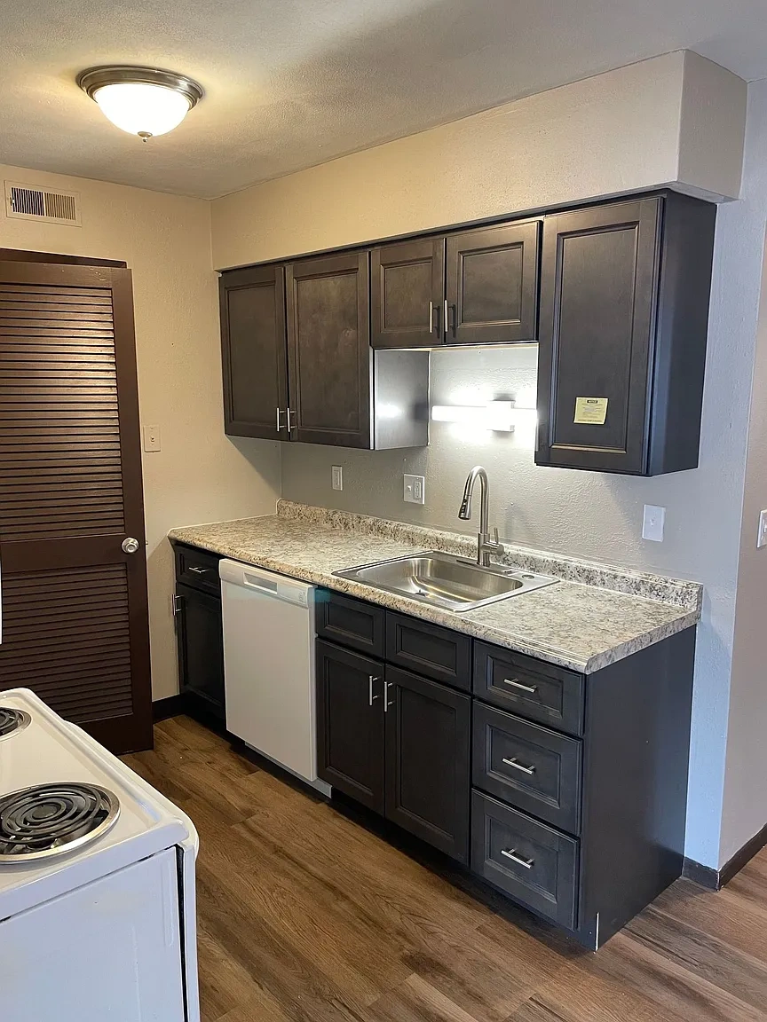 Brookside Apartments – photo 1