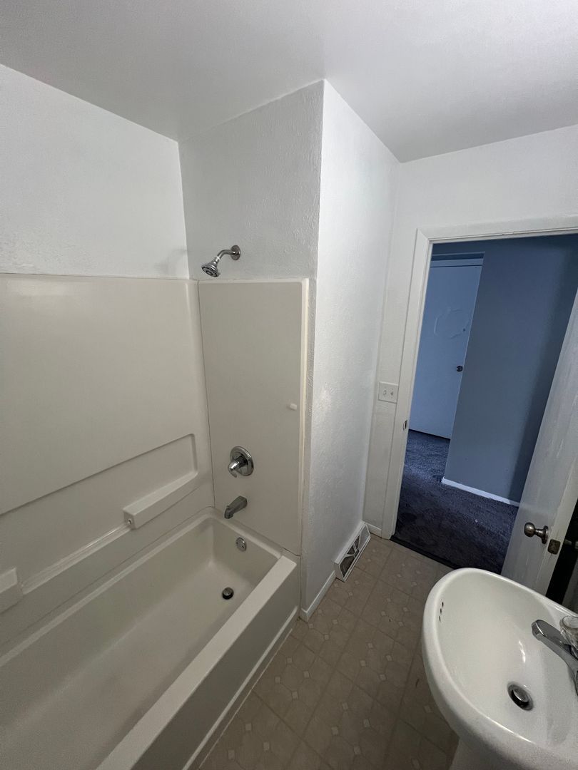 103 Cedar Ct unit 4 – photo 5