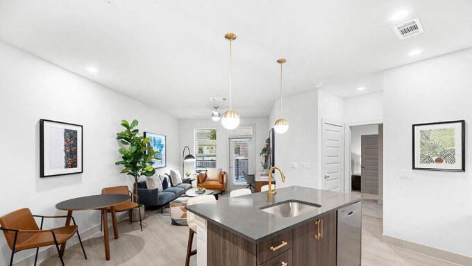 207 W 6th St – photo 5