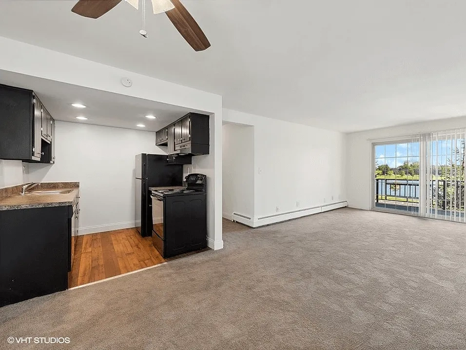 Lakota Lake Apartments – photo 1