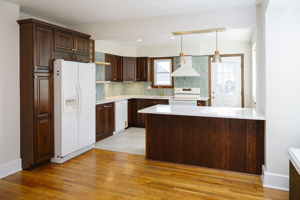 334 44th St – photo 4