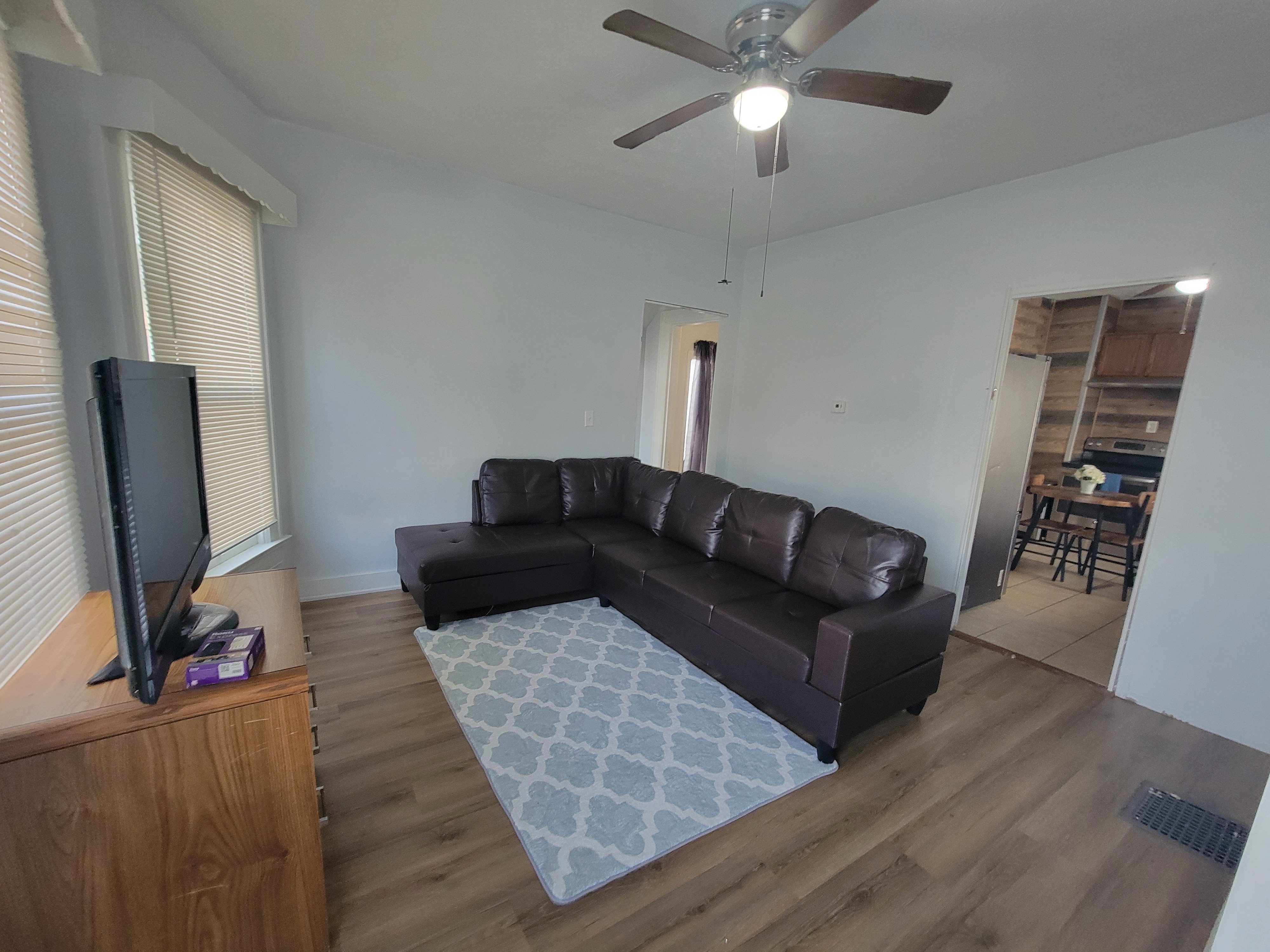 47 Burlington Ave – photo 2