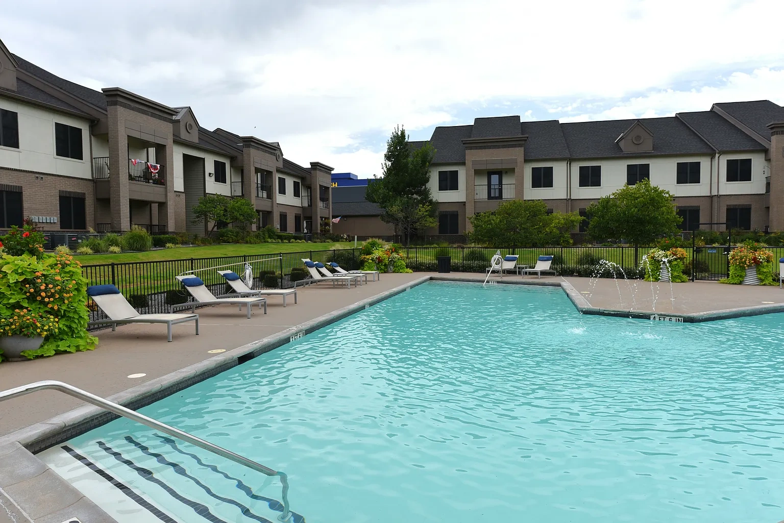 Legend V Apartments – photo 3