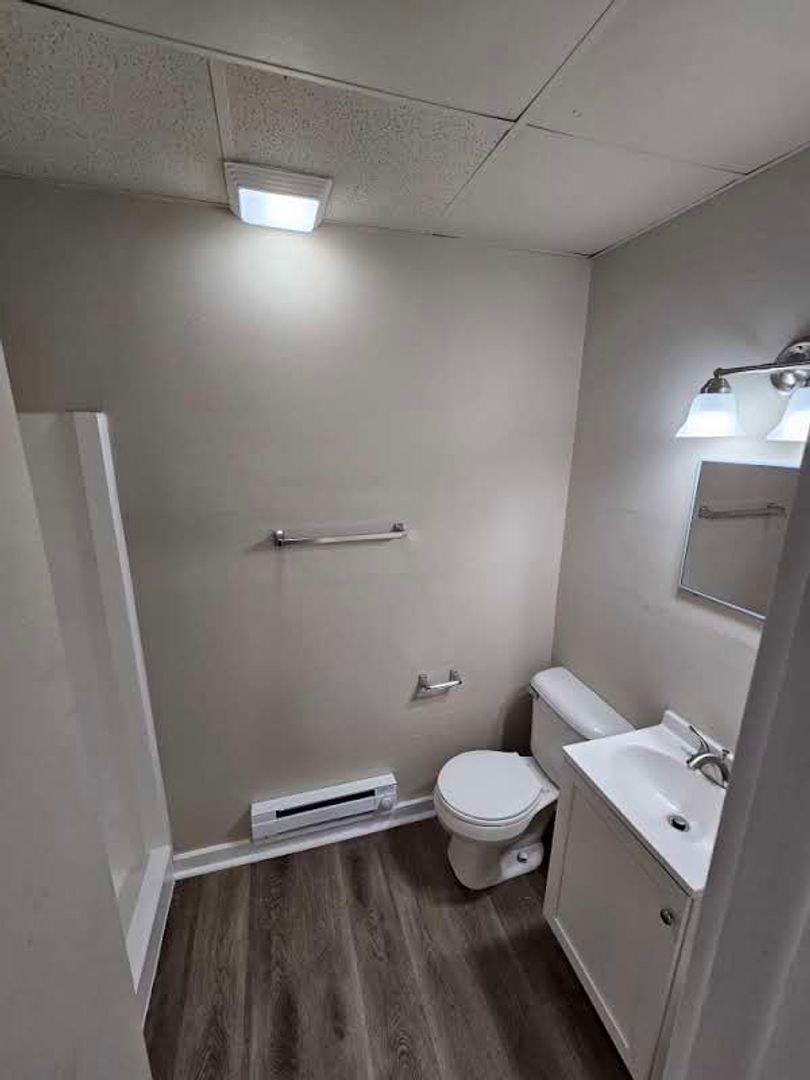 102 E Robinson St unit Unit 203 – photo 4