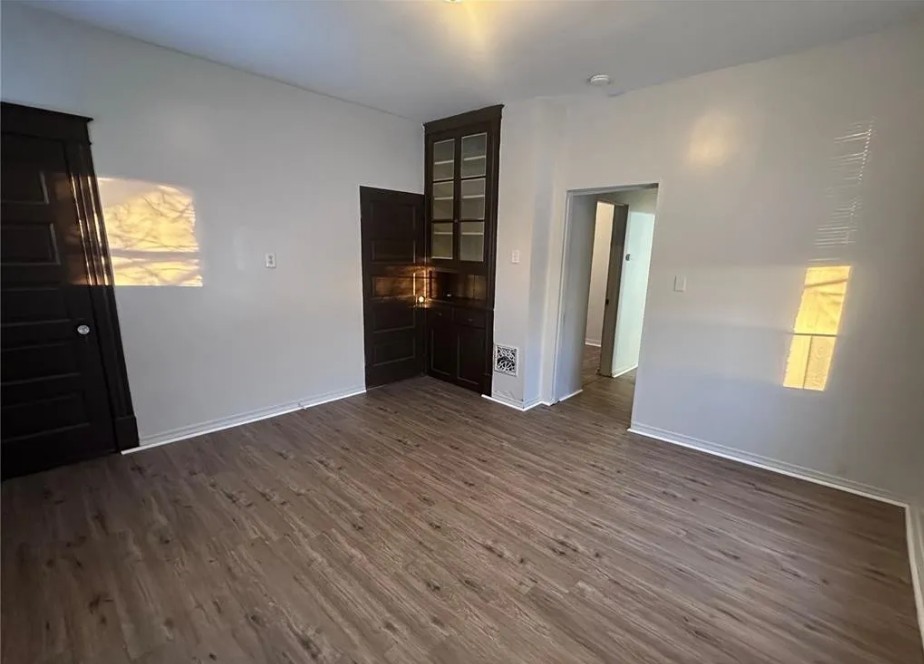 3829 S Compton Ave unit A – photo 1
