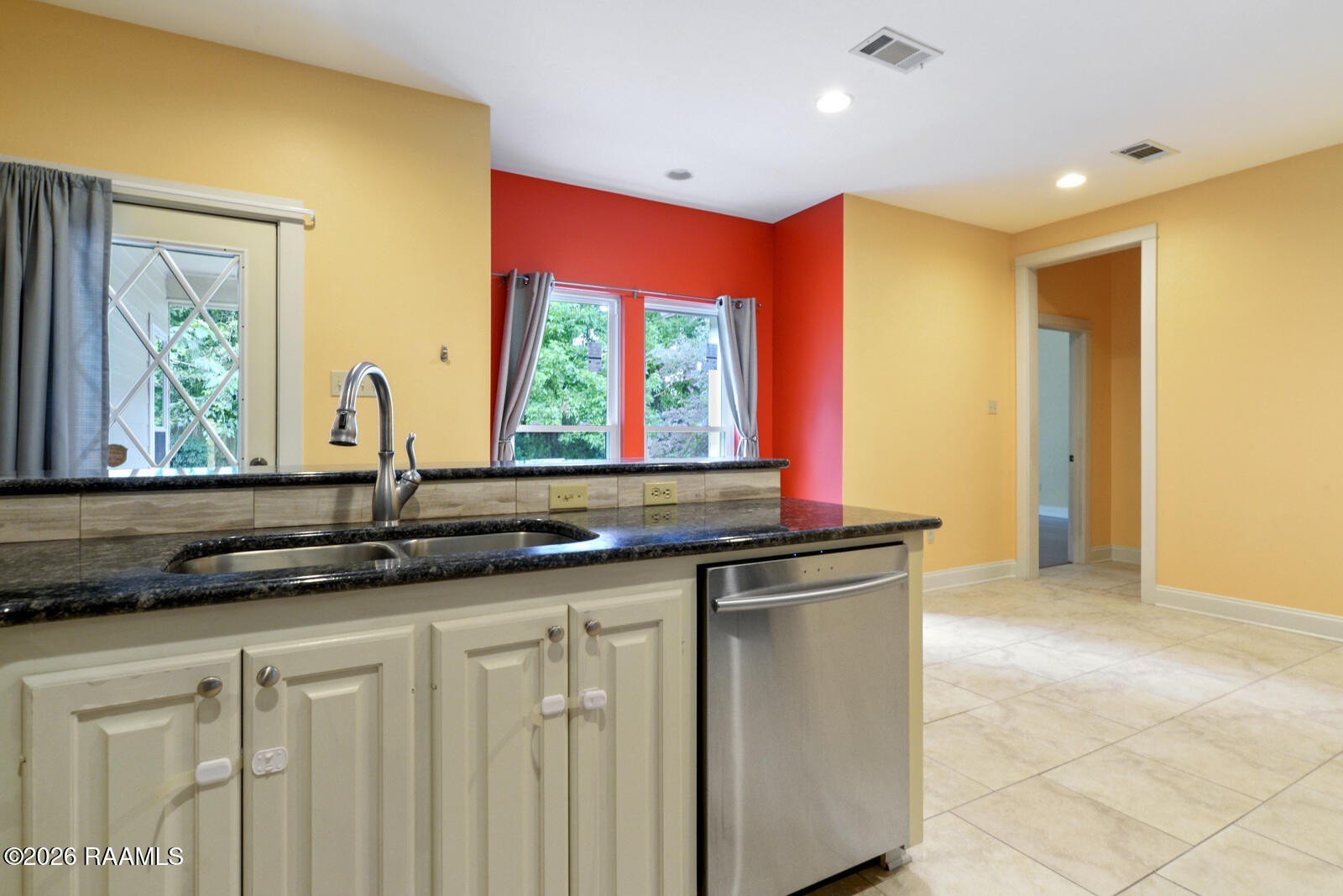 9442 Boone Ave – photo 5