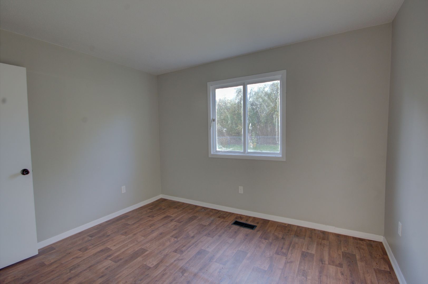 306 Larson Ct unit Apt 7 – photo 4