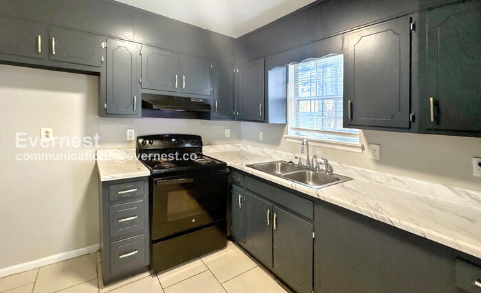 1100 Cotton Ave SW unit b – photo 2