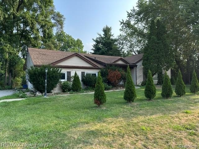 4510 W Maple Rd – photo 1