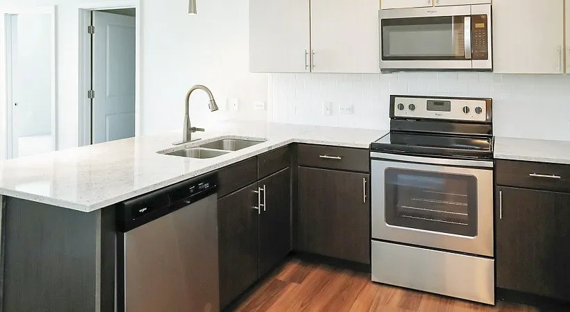 1100 Apex – photo 2