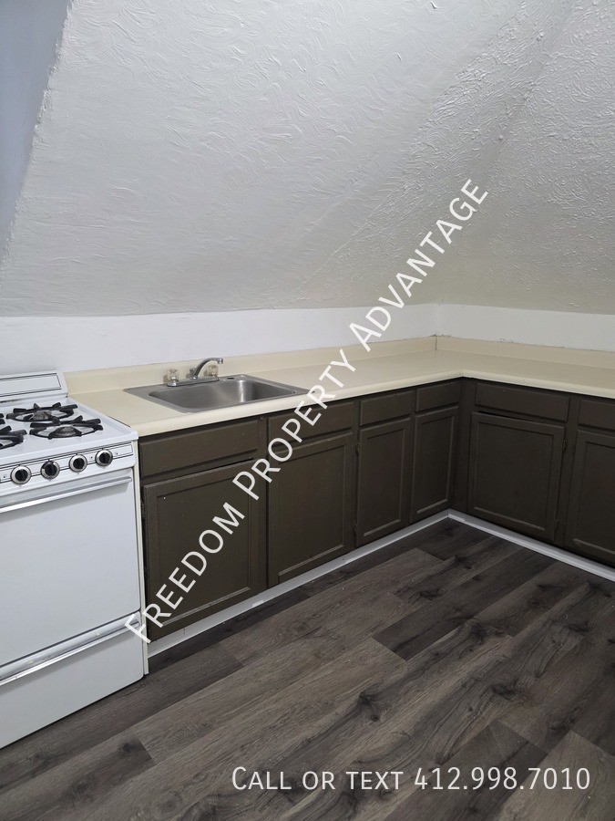 726 E 9th Ave – photo 1