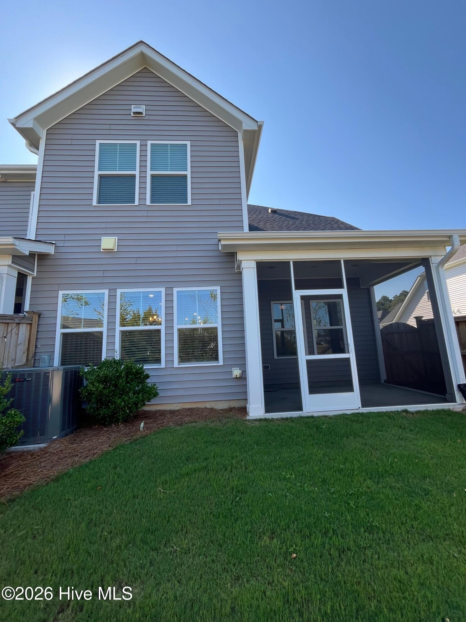 7404 Springwater Dr – photo 2