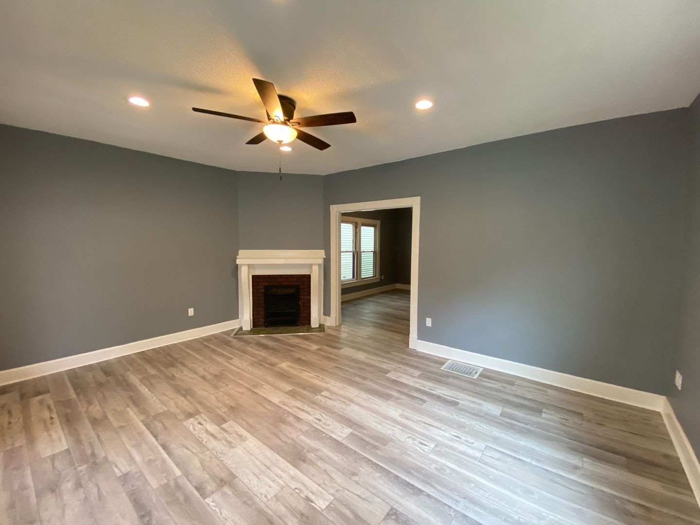 319 Park Dr – photo 3
